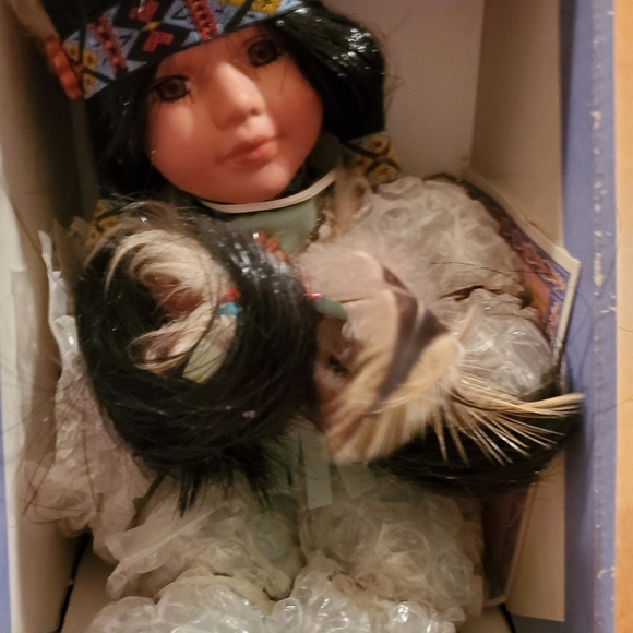 6" Native American/Indian Princess Porcelain Doll, Cathay Collection NIB W Cert - Picture 3 of 7